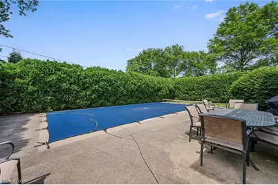 5379 Meadow Wood Boulevard, Lyndhurst, OH 44124 - Photo 12