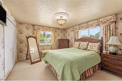 5379 Meadow Wood Boulevard, Lyndhurst, OH 44124 - Photo 18