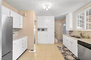 206 Bachtel St SE, North Canton, OH 44720 - Photo 14