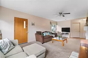 206 Bachtel St SE, North Canton, OH 44720 - Photo 4