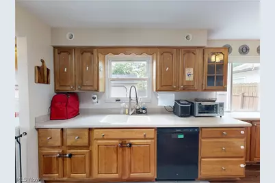 37450 Green Drive, Eastlake, OH 44095 - Photo 10