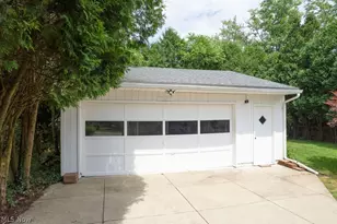 1044 Ellsworth Dr, Akron, OH 44313 - Photo 38