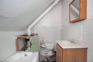 716 E 160th St, Loveland, OH 44110 - Photo 28