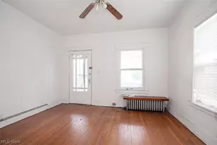 716 E 160th St, Loveland, OH 44110 - Photo 2