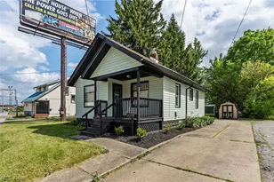 2232 Youngstown Rd SE, Warren, OH 44484 - Photo 2