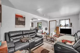 10402 Dove Ave, Loveland, OH 44105 - Photo 8