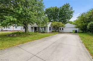 2200 Buena Vista Dr, Wickliffe, OH 44092 - Photo 4