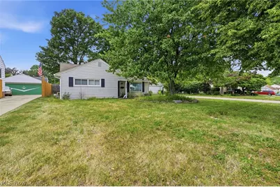 2200 Buena Vista Drive, Wickliffe, OH 44092 - Photo 2