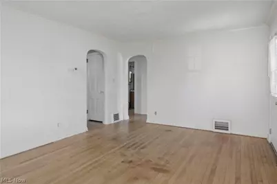 3101 Ralph Avenue, Brooklyn, OH 44109 - Photo 4