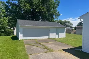 7411 Denny Dr, North Ridgeville, OH 44039 - Photo 2