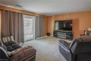 1653 Greenway Rd SE, North Canton, OH 44709 - Photo 6