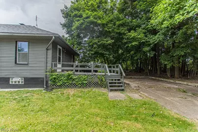 303 E Ravenwood Avenue, Youngstown, OH 44507 - Photo 24