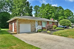 2909 Beal St NW, Warren, OH 44485 - Photo 2
