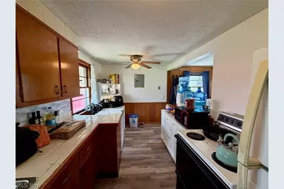 1232 Hawthorne Avenue SW, Canton, OH 44710 - Photo 12