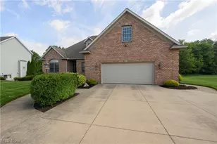 923 Mesa Verde Dr, Barberton, OH 44203 - Photo 4
