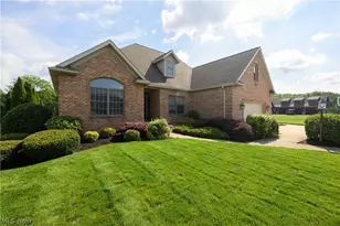 923 Mesa Verde Dr, Barberton, OH 44203 - Photo 6