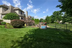 923 Mesa Verde Dr, Barberton, OH 44203 - Photo 16