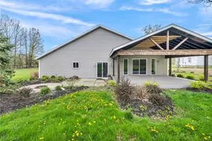 34300 Cooley Rd, Columbia Station, OH 44028 - Photo 4