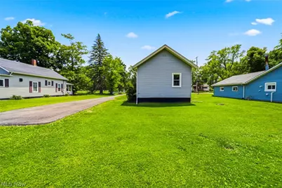 61 Erie Street E, Jefferson, OH 44047 - Photo 10