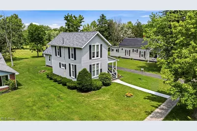61 Erie Street E, Jefferson, OH 44047 - Photo 2