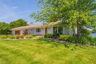 294 S Bayshore Dr, Columbiana, OH 44408 - Photo 6