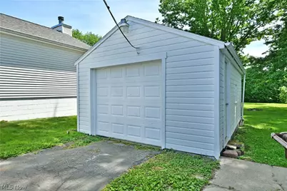 113 Massachusetts Avenue, Poland, OH 44514 - Photo 4
