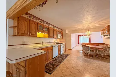 13665 Pawnee Trail, Middleburg Heights, OH 44130 - Photo 16