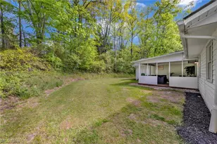 130 Graybark Ln, Amherst, OH 44001 - Photo 4