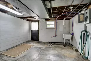 230 5th St SW, Sugarcreek, OH 44681 - Photo 14