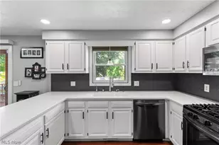 6753 Firestone Rd NE, Canton, OH 44721 - Photo 8