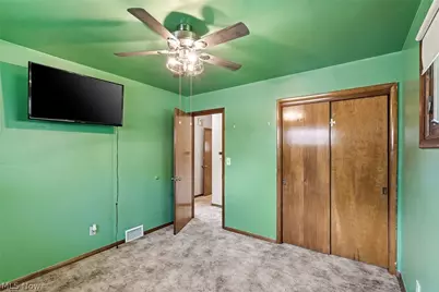 961 Adrian Circle, Girard, OH 44420 - Photo 20