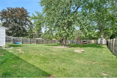 961 Adrian Circle, Girard, OH 44420 - Photo 4