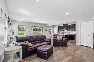 3207 Boettler St NE, Canton, OH 44721 - Photo 6