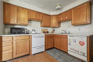 9040 Cambridge Dr, Northfield, OH 44067 - Photo 10