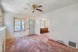 139 N Hazelwood Ave, Youngstown, OH 44509 - Photo 12
