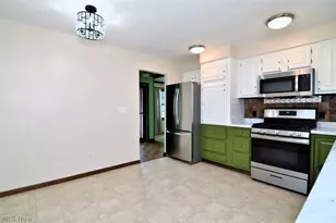 1585 Hemlock Dr, Ashtabula, OH 44004 - Photo 10