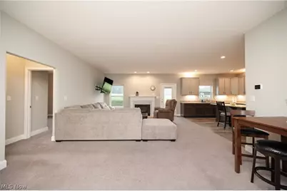 195 Concord Drive, East Palestine, OH 44413 - Photo 2