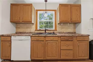 1042 Kingsway St, Alliance, OH 44601 - Photo 10