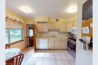 2068 Green Road, Madison, OH 44057 - Photo 12