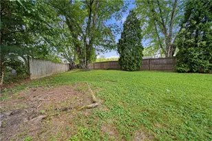 1819 Stonehenge Ave NW, Massillon, OH 44646 - Photo 30