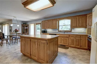 995 Clearview Drive SE, New Philadelphia, OH 44663 - Photo 6