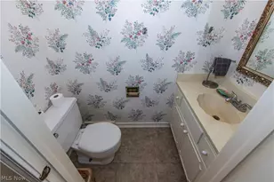 2070 White Pond Dr, Akron, OH 44313 - Photo 18