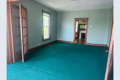 261 E Main Street, St Clairsville, OH 43950 - Photo 8