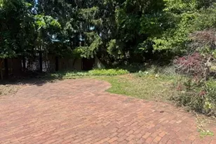 261 E Main St, St Clairsville, OH 43950 - Photo 2