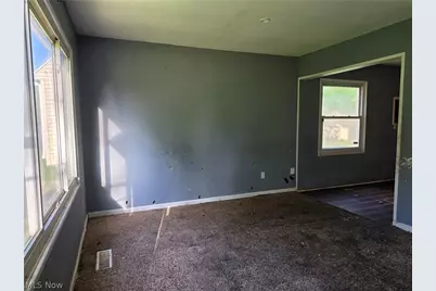 19418 Meadowlark Lane, Warrensville Heights, OH 44128 - Photo 4