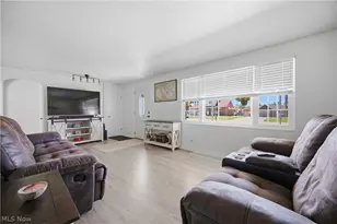 4573 Aurora St NW, Canton, OH 44708 - Photo 6
