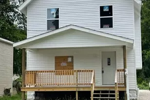 672 Moon St, Akron, OH 44307 - Photo 2