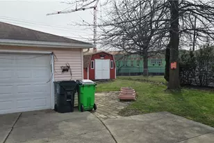 24780 Picone Ln, Huber Heights, OH 44146 - Photo 2