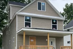 678 Moon St, Akron, OH 44307 - Photo 2