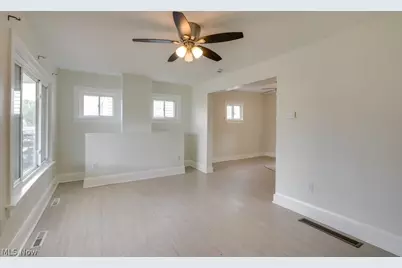 5141 Clement Avenue, Maple Heights, OH 44137 - Photo 4